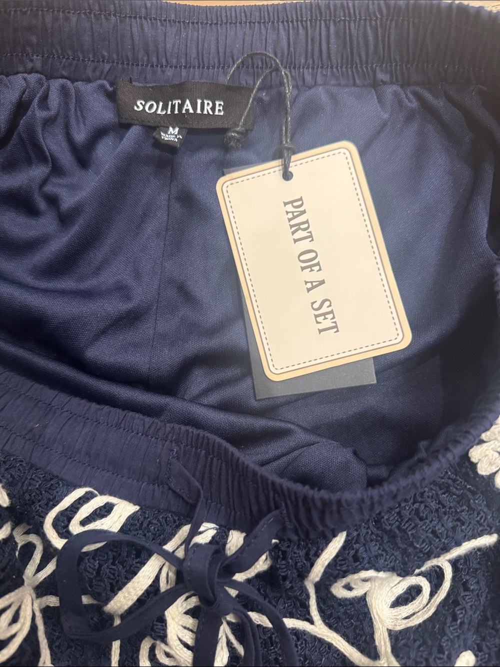 Solitaire Navy Embroidered Wide Leg Pants NWT Size M Coastal Chic - Picture 5 of 6